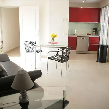 Le Vieux Port Апартаменты