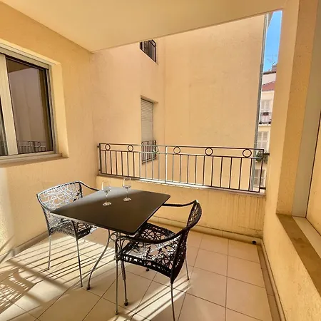 Le Vieux Port Канны