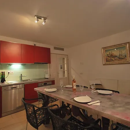 Le Vieux Port Канны